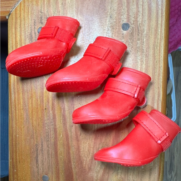 KJelly Welles Rain Boots for Dogs - Picture 3 of 5